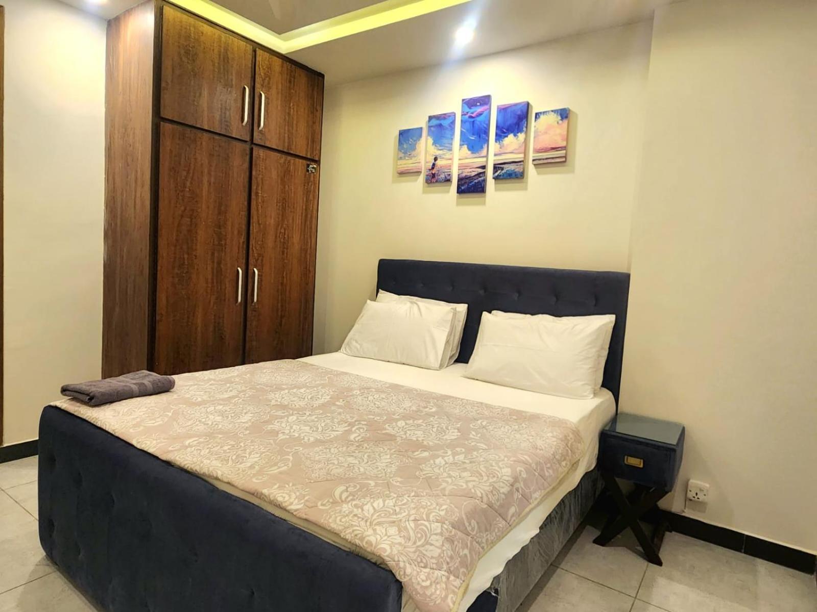 Luxurious Landing Apartments & Suites Bahria Town Rawalpindi Rom bilde