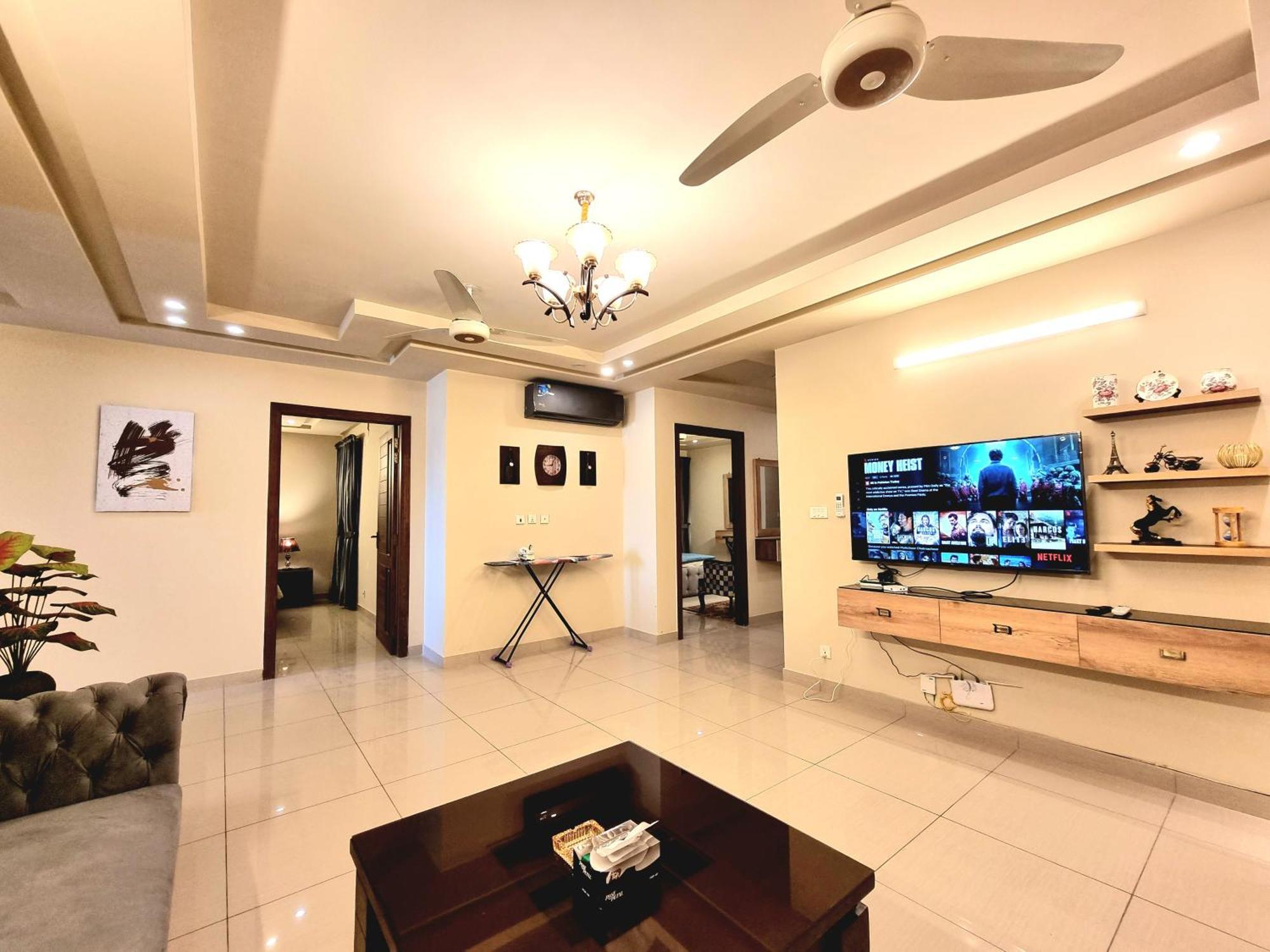 Luxurious Landing Apartments & Suites Bahria Town Rawalpindi Rom bilde